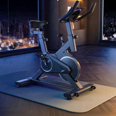 Vélo spinning appartement image 4