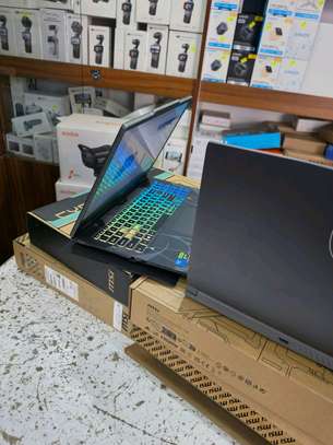 MSI CYBORG 15 image 4