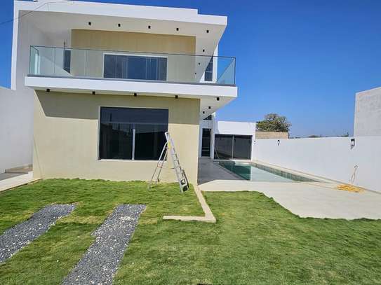 PROJET DE 8 VILLAS AVEC PISCINE  A LA SOMONE image 7