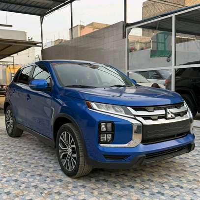 Mitsubishi SUV compact 5 portes bleu polyvalent image 2