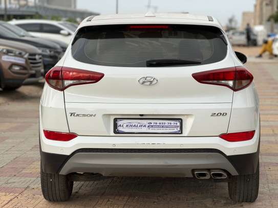 Hyundia tucson image 9
