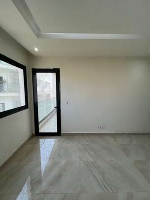 F4 de 160 m² neuf visible à Mermoz image 7