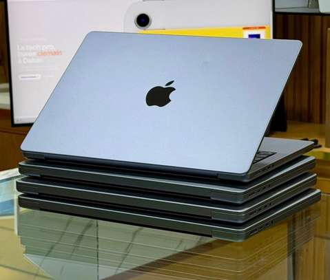 MacBook M1 Pro (2021) 14 inch image 2