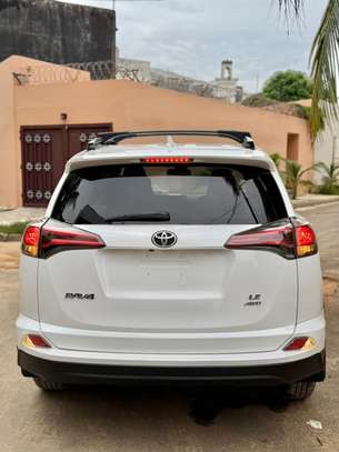 Toyota Rav 4 2016 image 2
