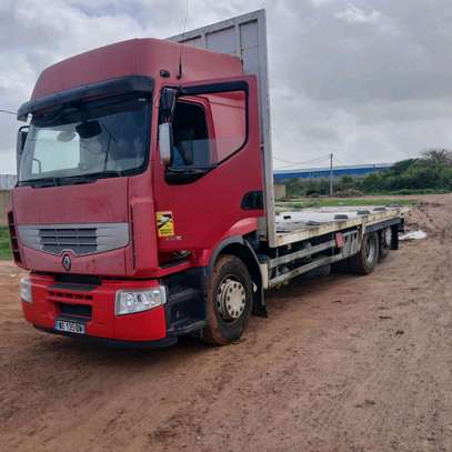 Renault camion 2012 image 2