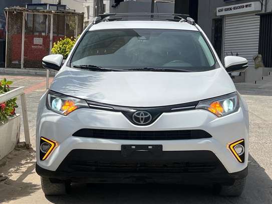 Toyota Rav4 image 2