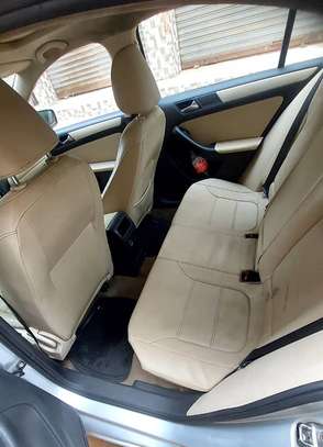 Volkswagen 2012 image 8