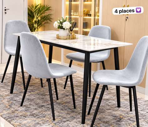Table à manger 4 places image 3