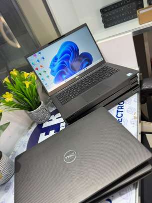 Dell latitude 7400 image 5
