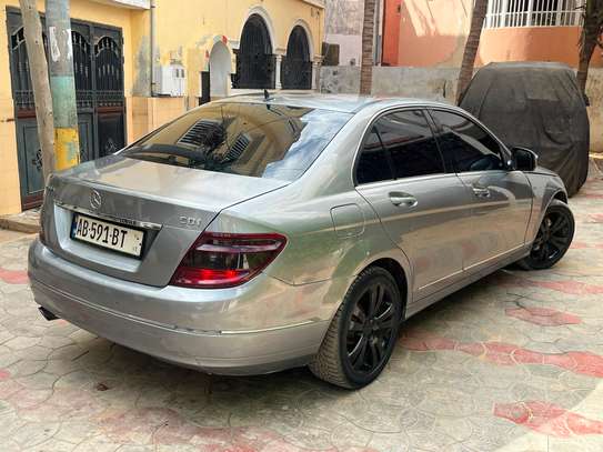 Mercedes C220 image 5