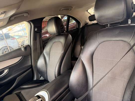 Mercedes C300 _2017 image 9