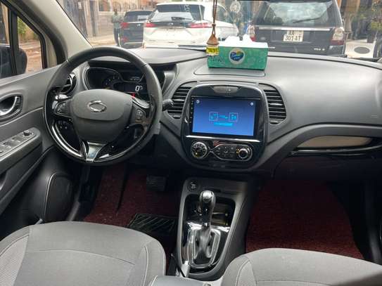 RENAULT QM3 Année: 2016 image 6