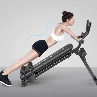 Machine d'entraînement pour les abdominaux image 3