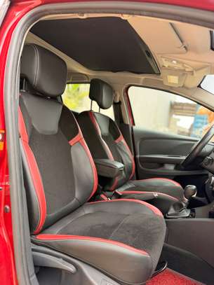 RENAULT CLIO 2019 image 8