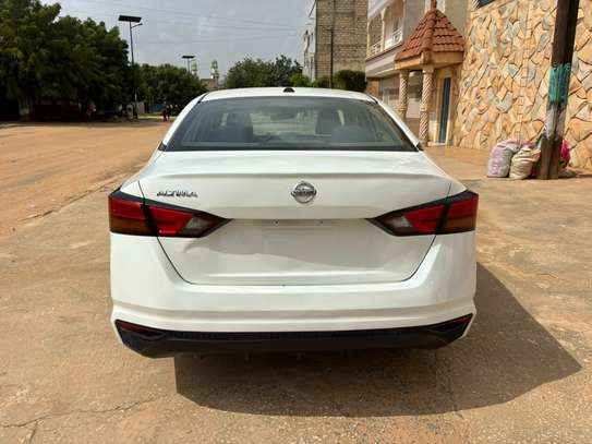 Nissan Altima 2020 image 7