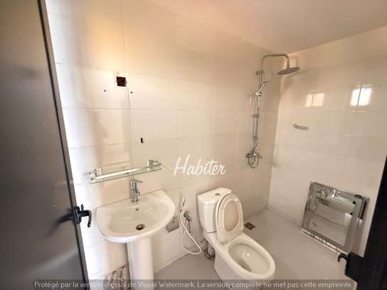 Appartement à louer à la Sicap baobab image 3