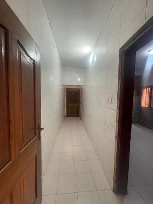 F4 très spacieux au RDC entrée personnelle image 2