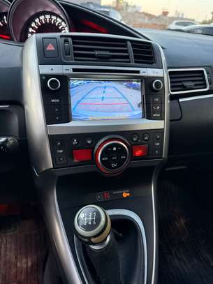 Toyota verso 7 place 2016 image 6