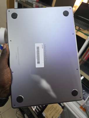 Macbook M1 Pro 14inch image 2