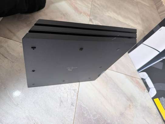 PS4 Pro flashé 20 jeux 2 manettes image 2
