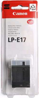LP- E17 image 2