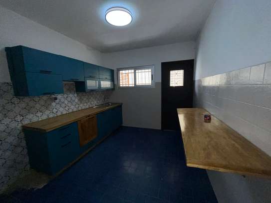 Appartement F3 salon à louer au plateau image 9