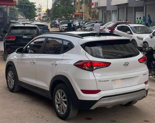 HYUNDAI TUCSON Année :2017 VENANT CORREE image 6