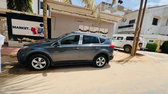Toyota rav 4 XLE 2015 image 4