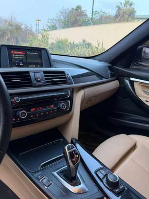 BMW 330I 2018 image 5