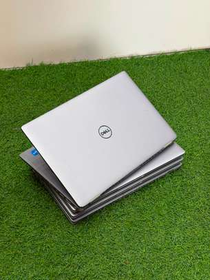 Dell latitude 5320 image 5