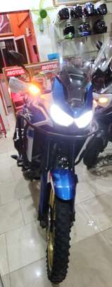 A vendre Honda Africa Twin 1100cm3  manuel image 4