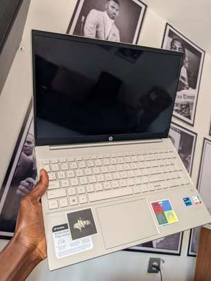 HP Pavilion/i7 11th gen /512gb /16gb ram image 3