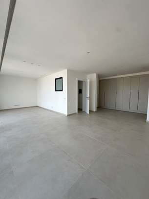 Appartement F5 à louer Almadie route de King watts image 4