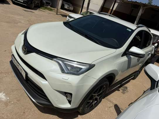 Toyota rav 4 2018 image 3