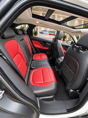 Jaguar F-Pace 2017 essence full options image 4