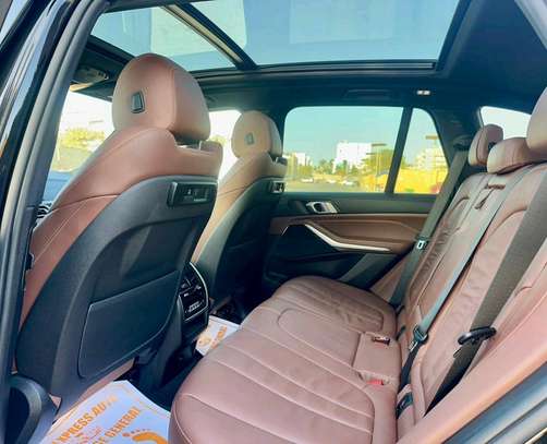 BMW 2019 image 6