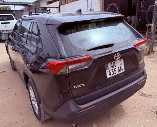 Toyota RAV4 2020 image 2