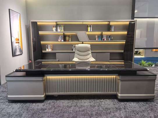 Bureau DG moderne LED avec rangement intégré image 2