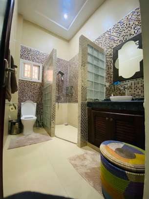 Villa F7 à louer à Saly image 6