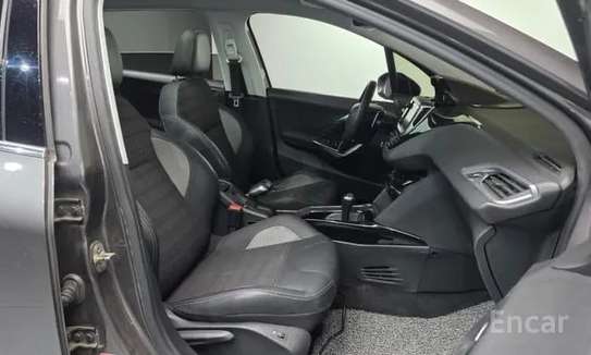 Peugeot 2008 année 2017 image 5