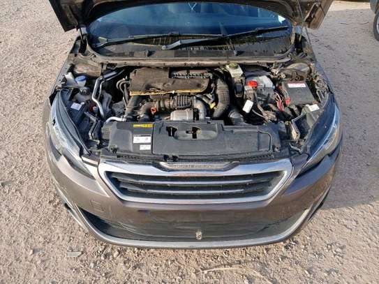 Peugeot 308 année 2016 image 5