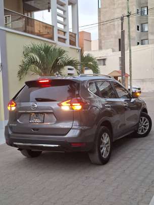 NISSAN ROGUE 2019 image 11