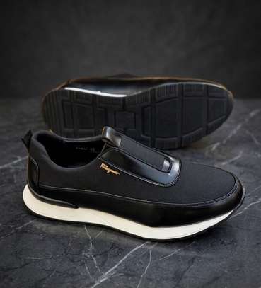 Ferragamo sneakers noir semelle blanche confort image 4