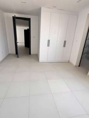 Grand apt F5 tout neuf à Ngor virage image 3