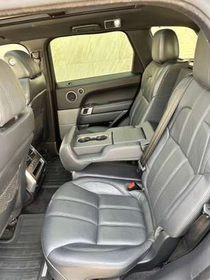 Range Rover sport image 5