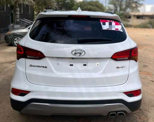 Hyundai SantaFe image 2