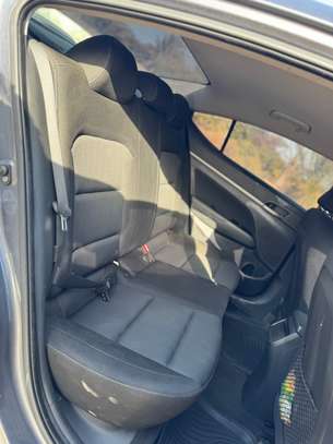 Hyundai Elantra 2017 automatique essence image 14