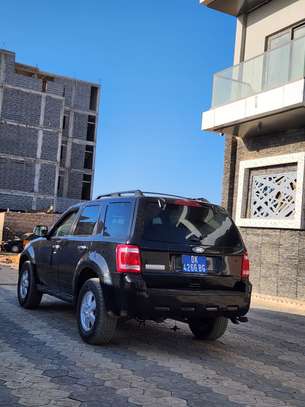 *FORD ESCAPE CARRÉ* Année : 2011 image 2