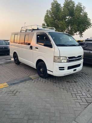 Toyota hiace Grand model image 3