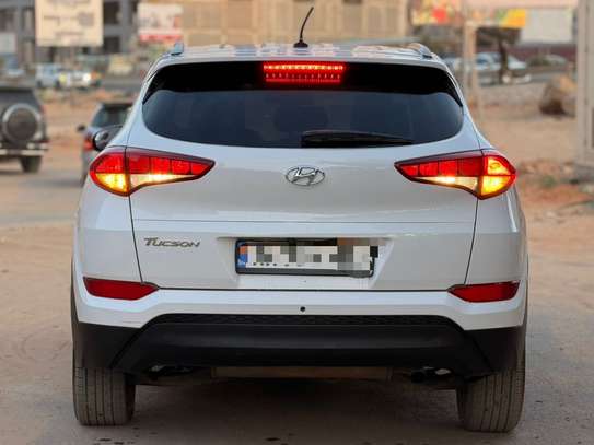 Hyundai Tucson image 4